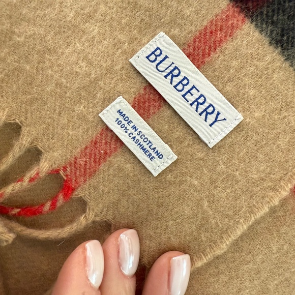 BURBERRY Giant Icon Check Cashmere Scarf: authentic, unisex - Picture 2 of 6
